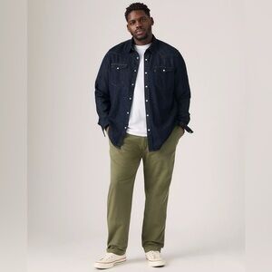 Levi’s 32x32 olive chino pants